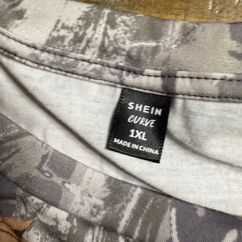 SHEIN Gray Leaf Print Short Sleeve Tee - Picture 3 of 6
